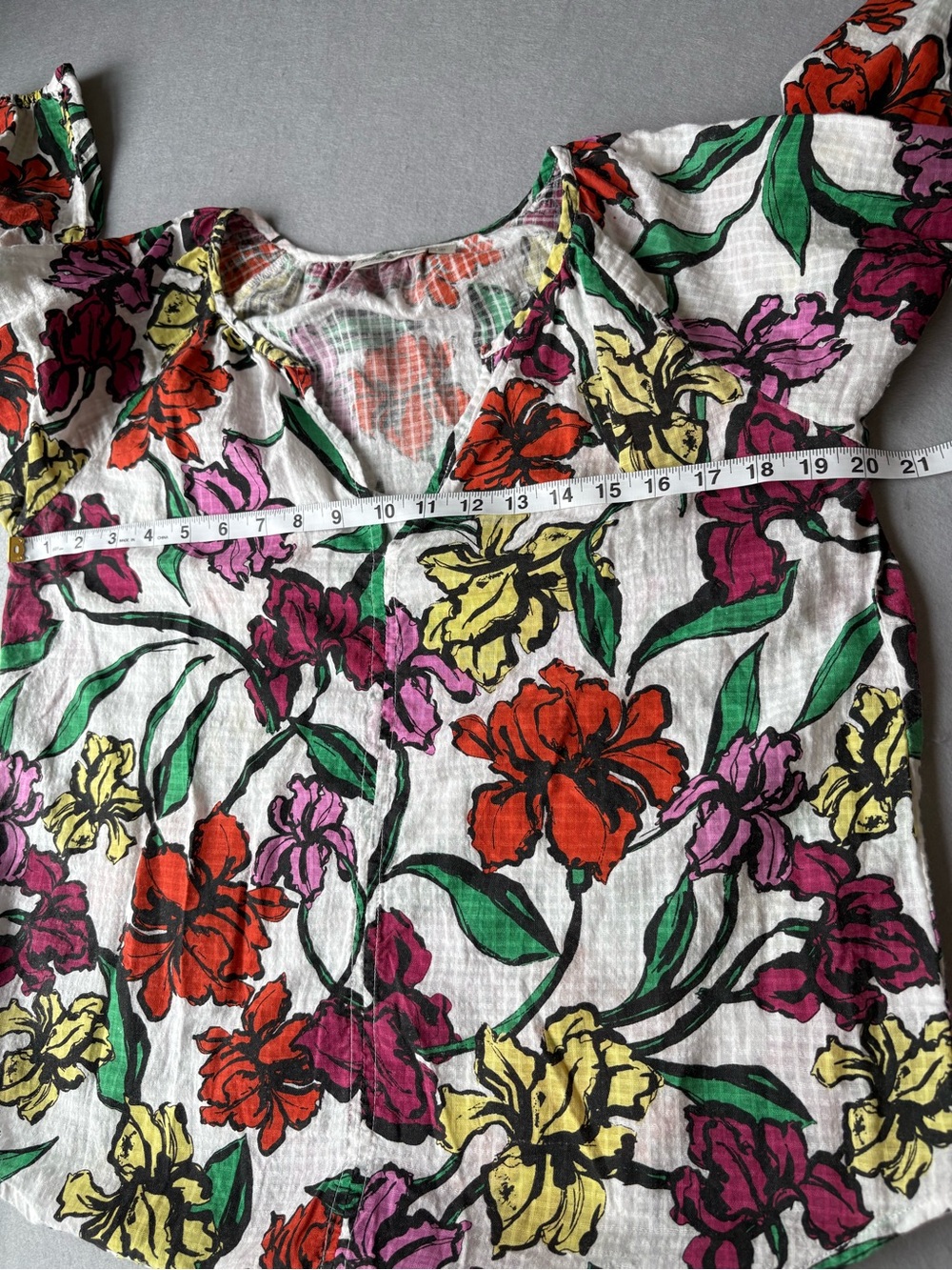 Roller Rabbit Lucy White Floral Split Round Neck Tunic Top Sz M 100% Cotton - Picture 8 of 11